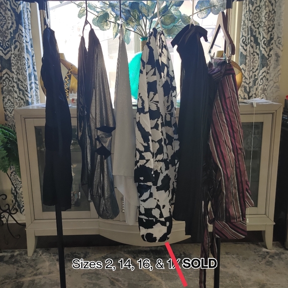 USED Women Blouses & Tops - Picture 3 of 3